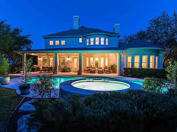 Gorgeous Pool & Spa!
