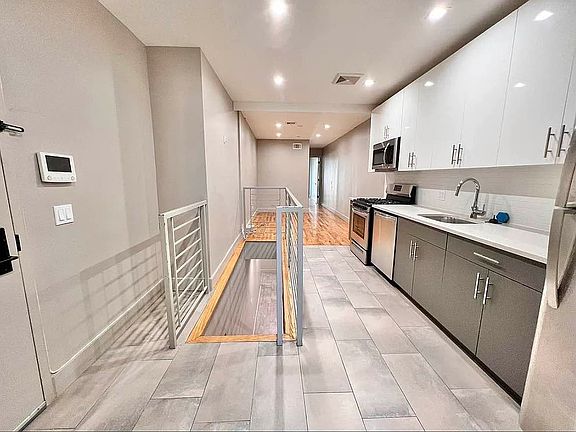 2nd image of 2807 Snyder Ave #1B
