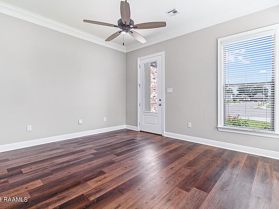 4th image of 121 Lukes Hollow Ln