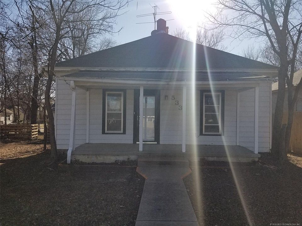 1st image of 533 E 6th St