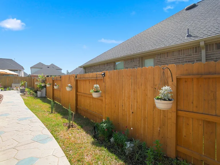 1409 Northwood Bluff Ln — Photo 21
