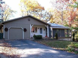 224 Hickory Rd, Oakwood Hills, IL 60013