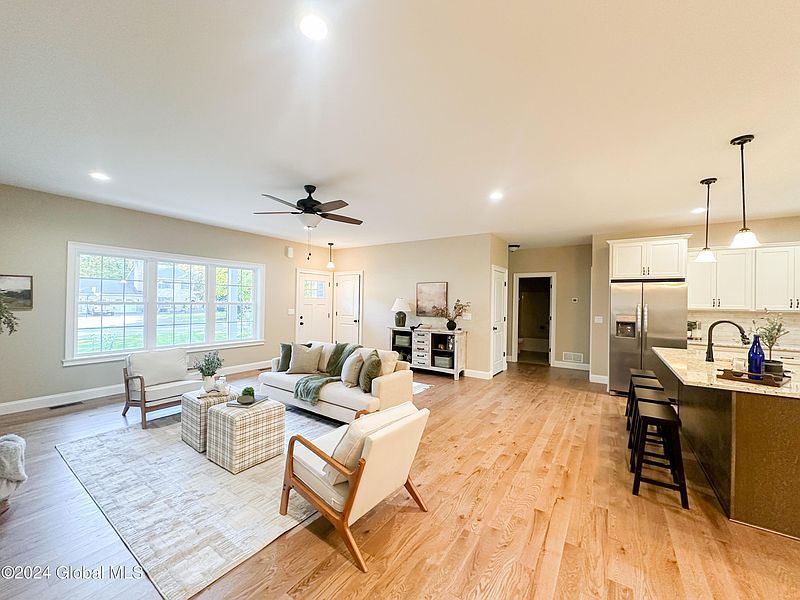 4th image of 24 Algonquin Drive