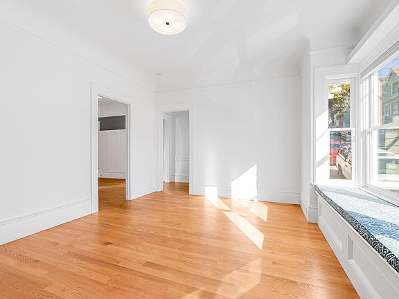 5th image of 242 Moultrie St