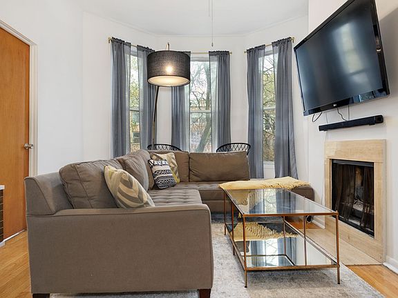 5th image of 2622 N Orchard St #2