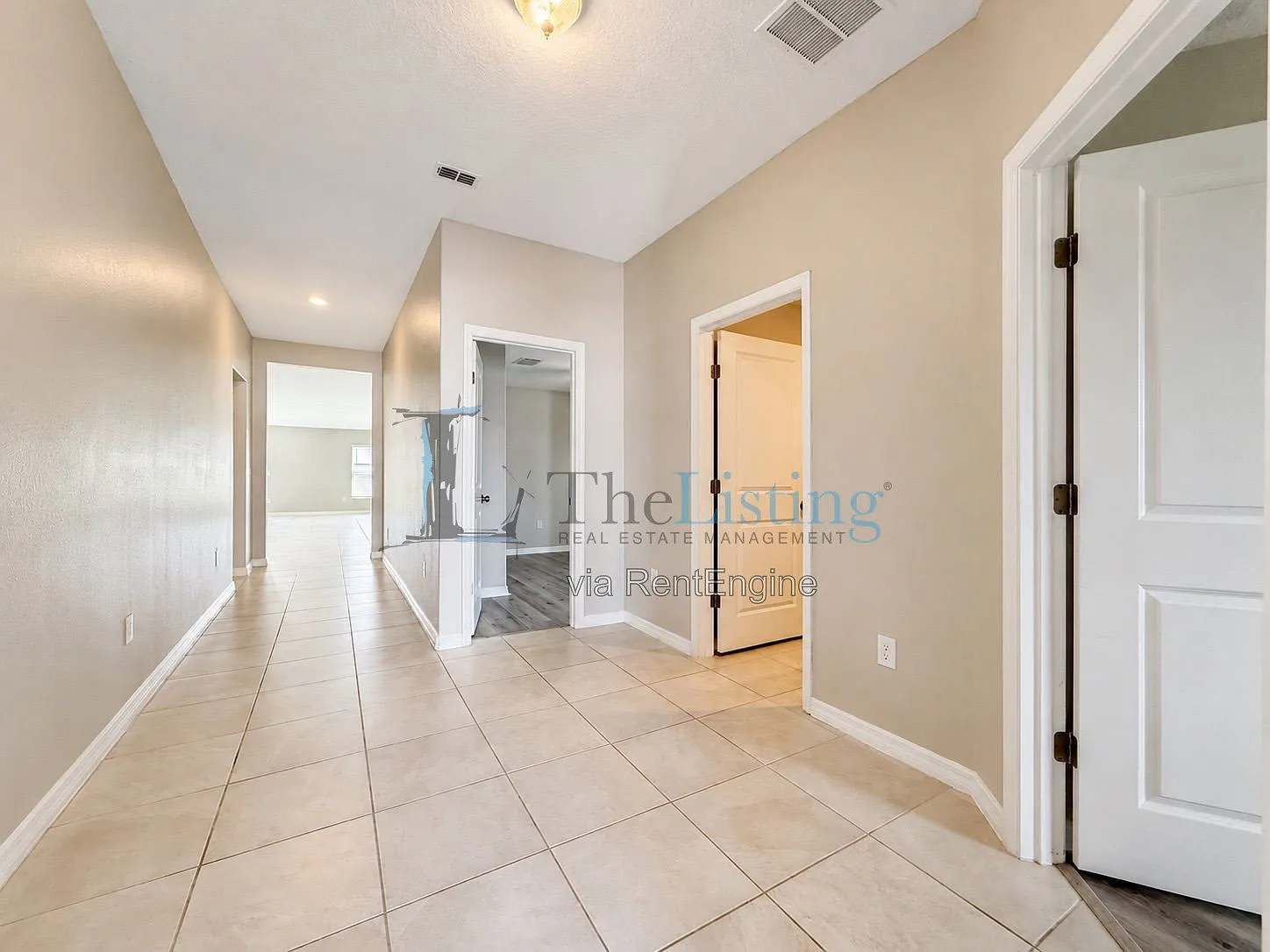 4 bed, 3.0 bath, 2576 sqft, $2,600 — Photo 4