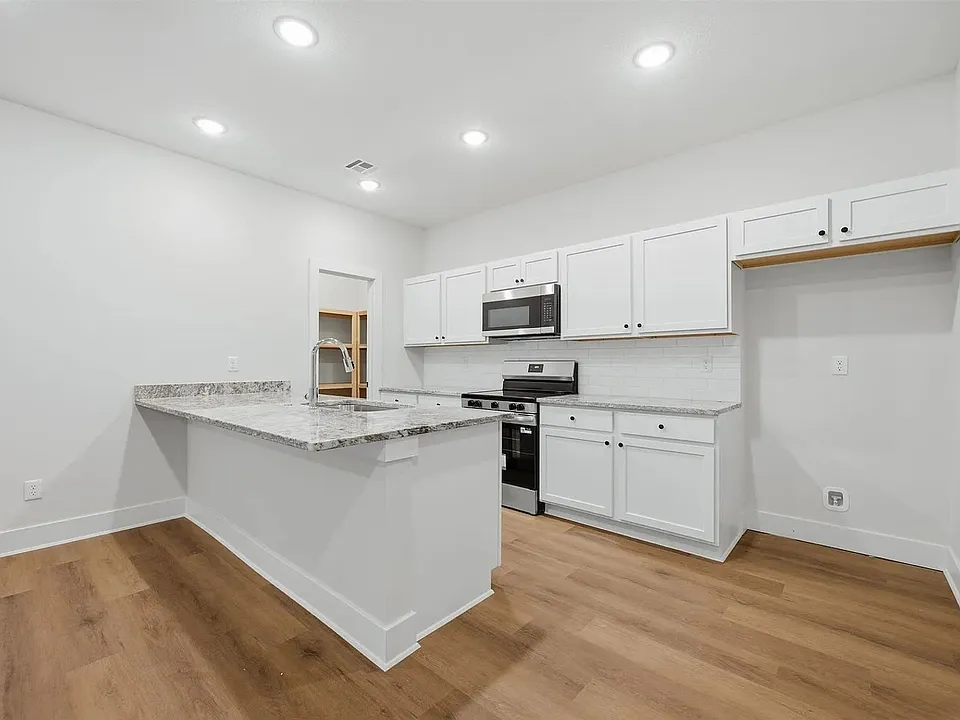 119 N Mendocino Ct