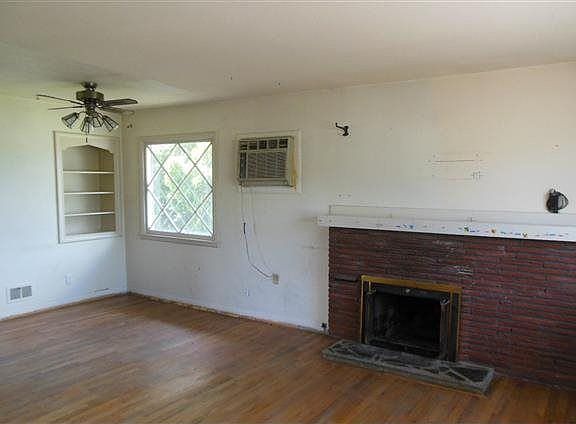 2nd image of 3712 E Carlisle Ave