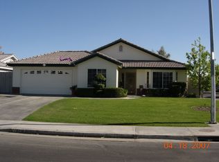 5719 Spring Blossom St, Bakersfield, CA 93313
