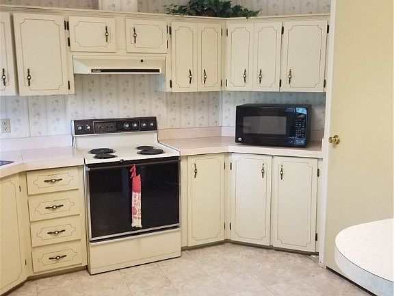 2nd image of 9125 Spur Path