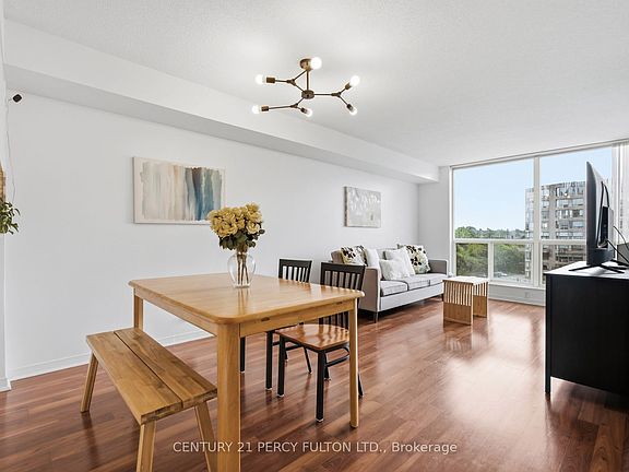 4th image of 309 Major Mackenzie Dr #611