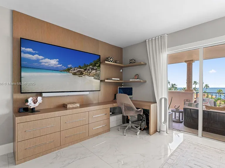 19143 Fisher Island Dr #19143 — Photo 54