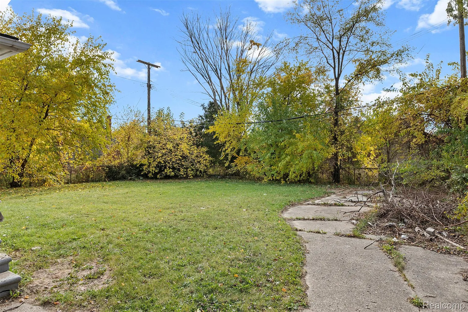 15082 Hazelridge St photo 1
