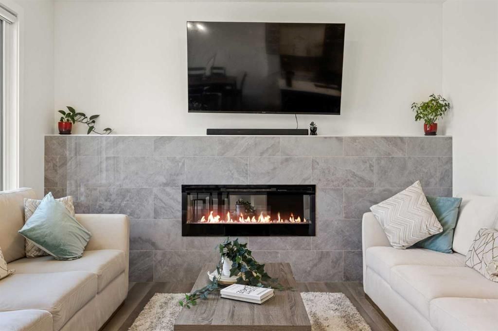 249 W Chelsea Ct, Chestermere, AB - View 6