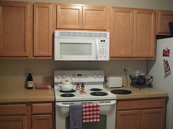 Kitchen, stove