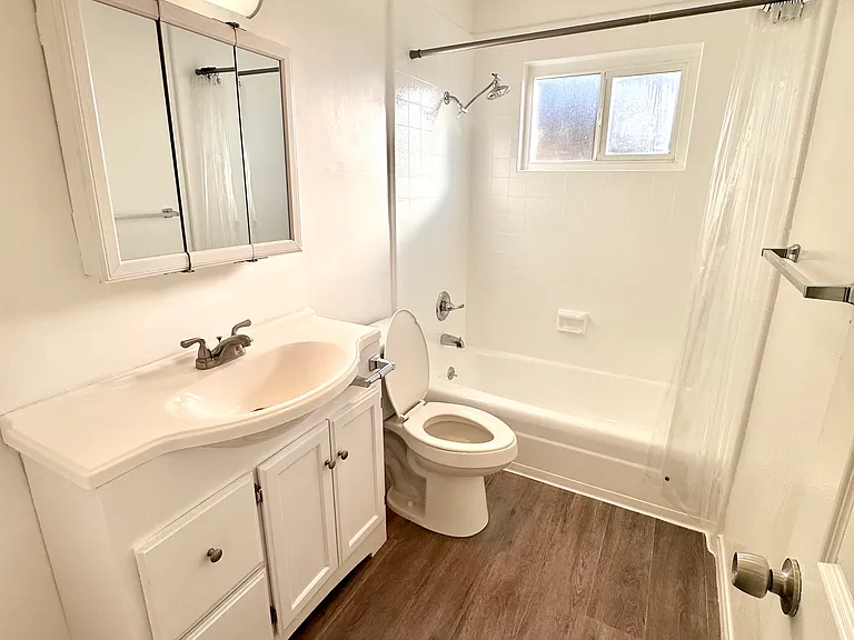 317 E Hazel St #C — Photo 6