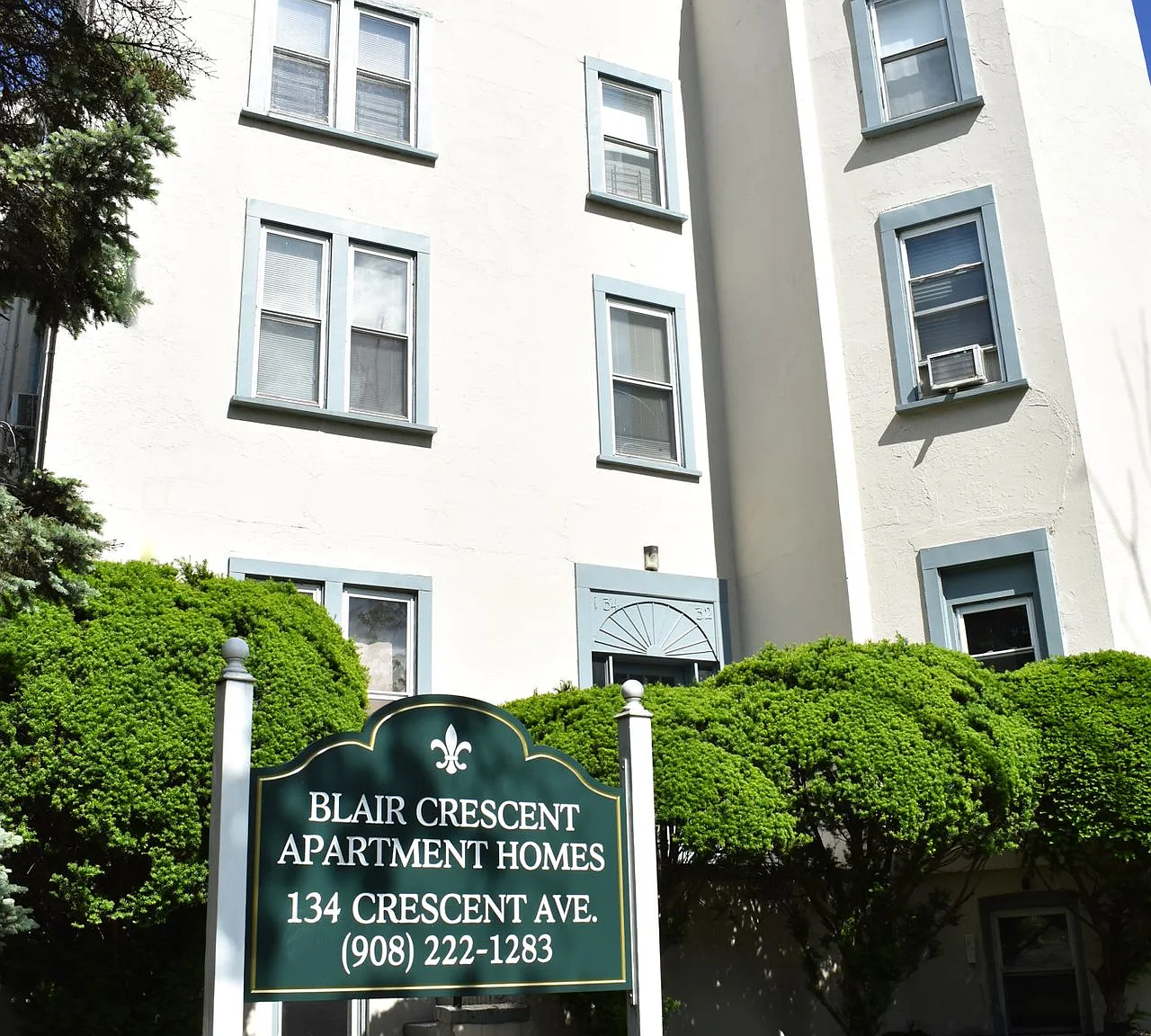 Blair Crescent Apartment Homes — Photo 2