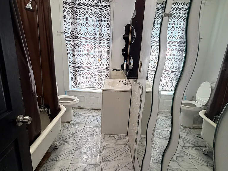 562 Macon St #3 — Photo 4