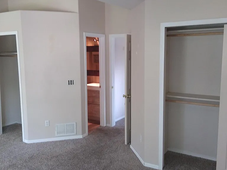 333 Graceland Grv — Photo 15