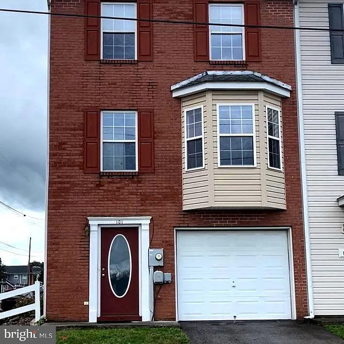 101 N Marshall St photo 1