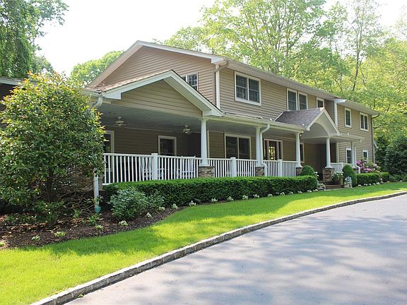 2nd image of 2 Bramble Ln