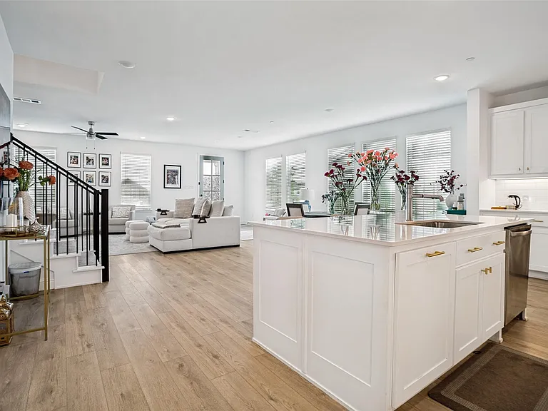 8875 Stablehand Mews — Photo 9