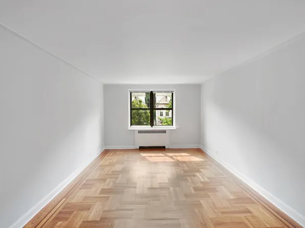 2175 Cedar Avenue image 1 of 12