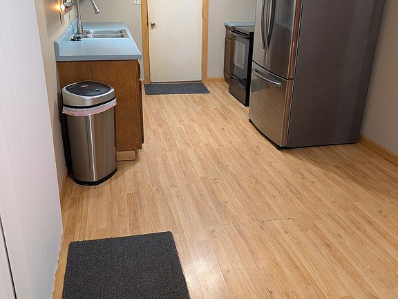 5th image of 206 Pine Tree Dr