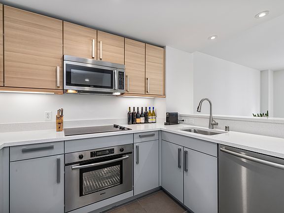 5th image of 555 4th St #744-L
