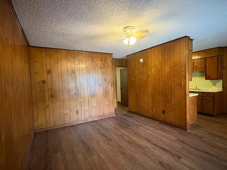 1007 Cedar St — Photo 8