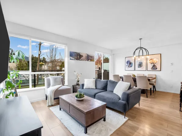 533 E 3rd St #1, North Vancouver, BC V7L 1G4