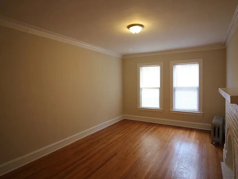 2337-43 W Rosemont Ave #6254-58 — Photo 12