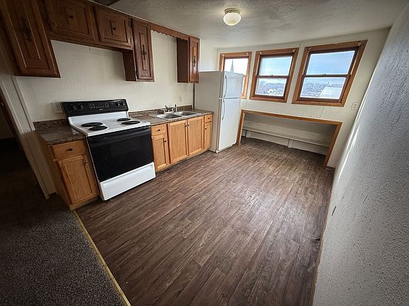 2nd image of 1023 Pierce St #8