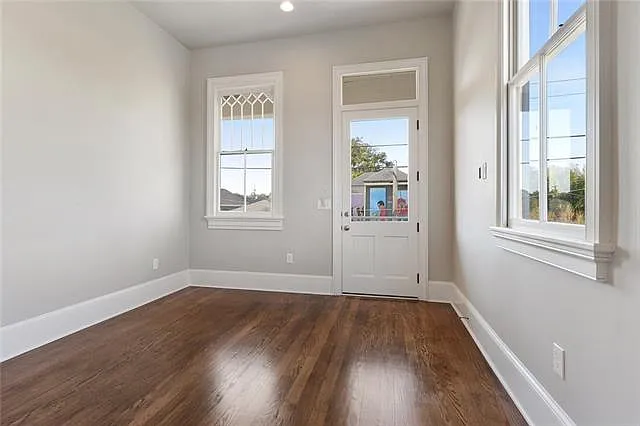 2 bed, 1.0 bath, 700 sqft, $1,450 — Photo 2