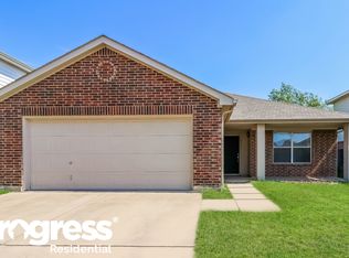 4933 Meadow Trails Dr, Fort Worth, TX 76244