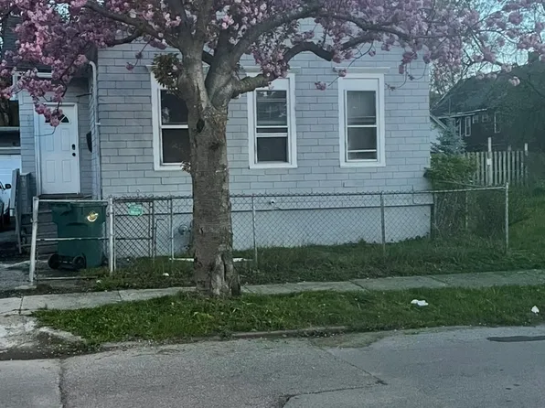 109 Evergreen St, Rochester, NY 14605