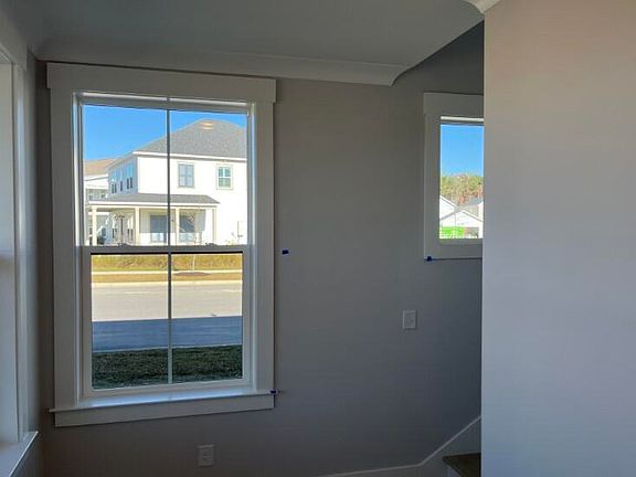 2nd image of 147 Pocket Bend Cir