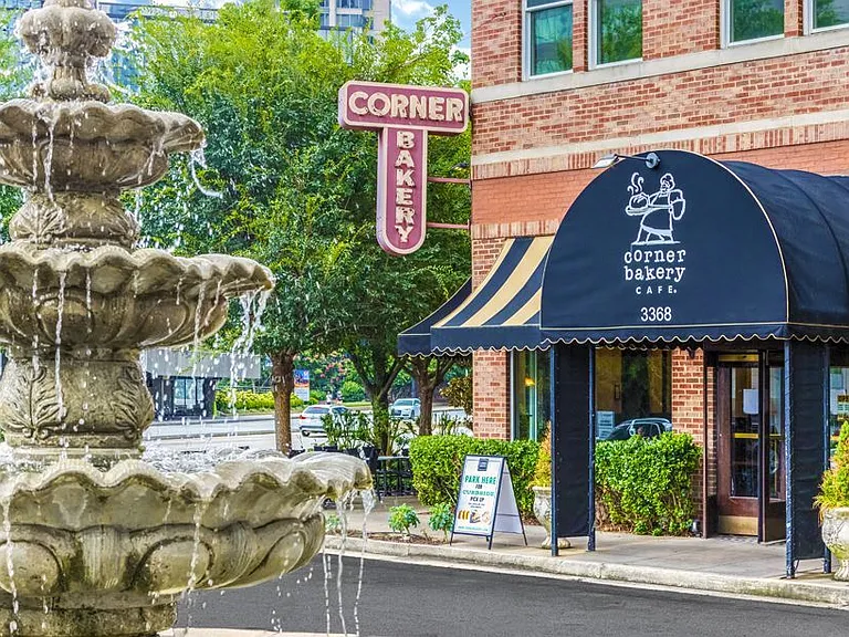 Camden Buckhead Square — Photo 37