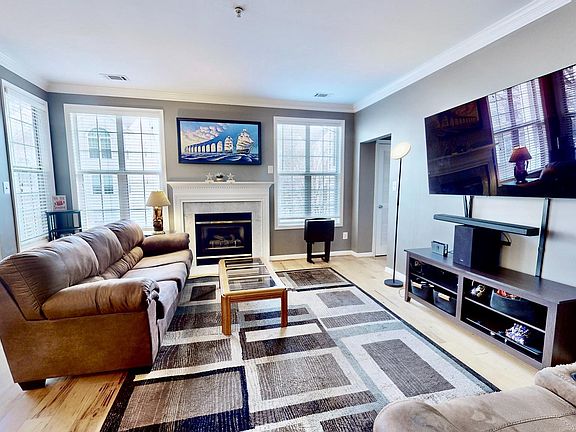 4th image of 4679 Longstreet Ln APT 201