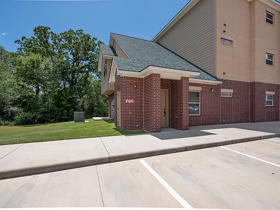 3rd image of 1915 Dartmouth St #1B-1Ba-672Sqft