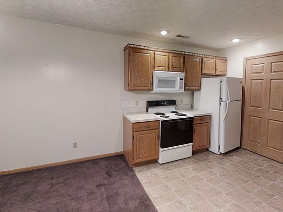 2nd image of 300 Main St #300