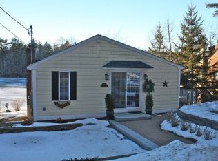 187 Mills Shore Dr, Hampstead, NH 03841