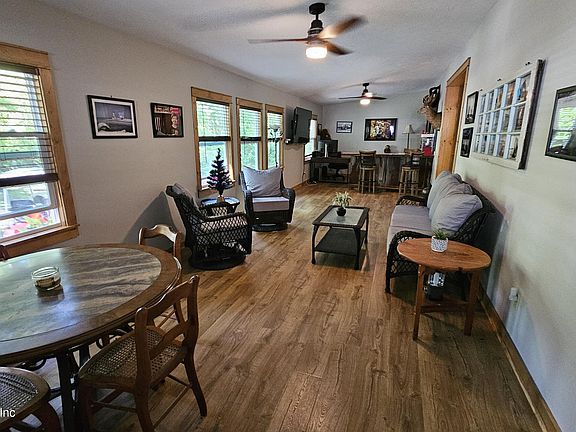 3rd image of 126 JANET Avenue