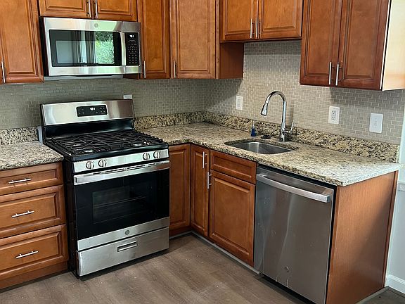 2nd image of 6713 Bostwick Dr