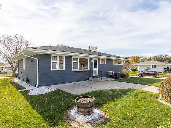 4th image of 2513 Fairlawn Dr