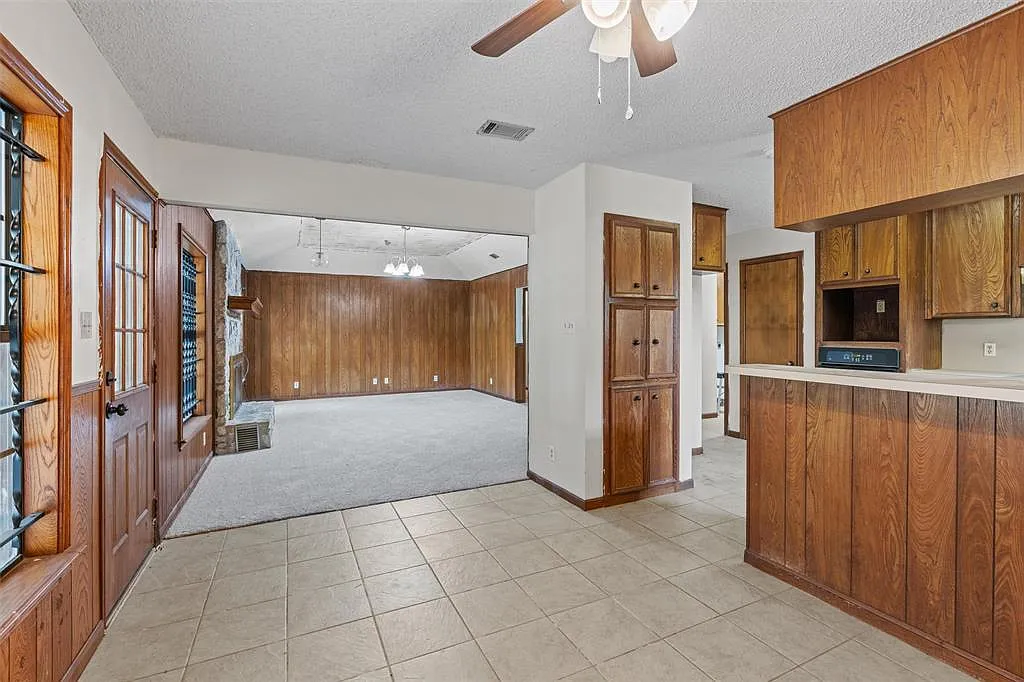 3 bed, 2.0 bath, 1697 sqft, $2,500 — Photo 4