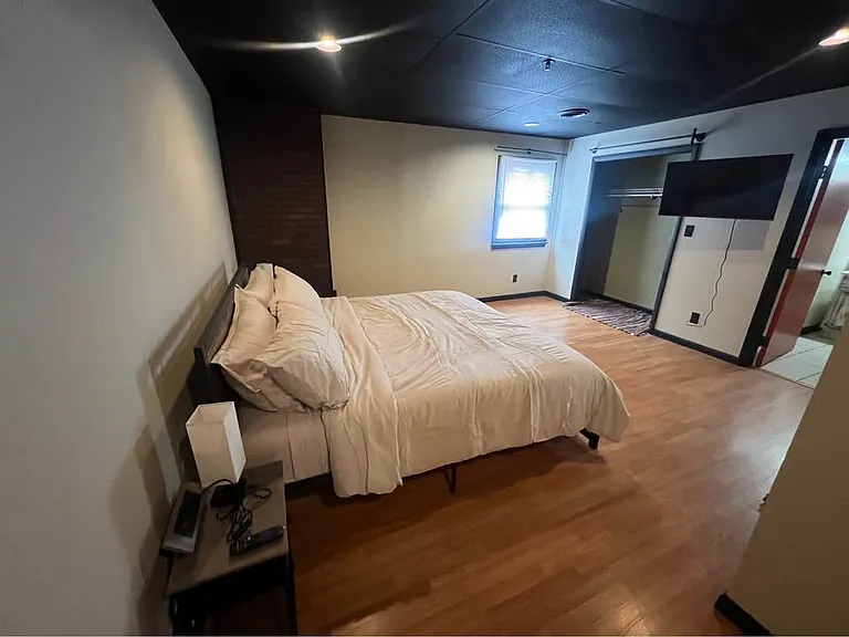 201 Walnut St #4 — Photo 5