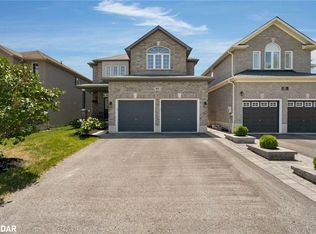 61 Sovereigns Gate, Barrie, ON L4N0Y9