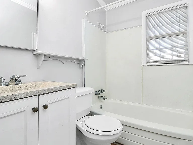 4220 Castleton Rd — Photo 8