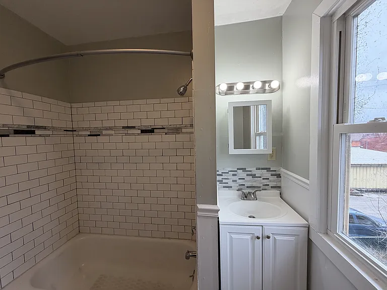 20 Penfield St #1 — Photo 4